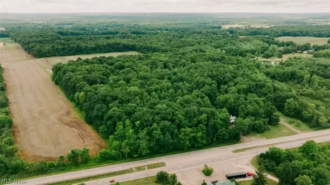 Main Market Road, Burton, OH 44021