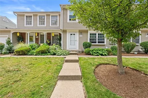 7396 N Chestnut Commons Dr, Mentor, OH 44060