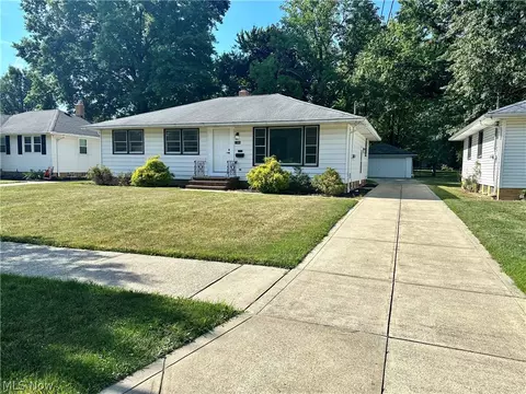 11465 Glamer Dr, Parma, OH 44130