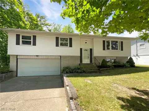 662 Memory Ln, Brunswick, OH 44212