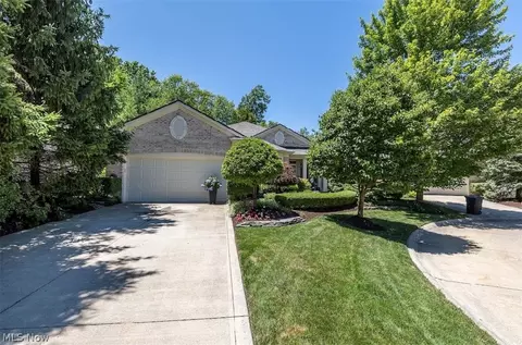 11692 Weston Pt, Strongsville, OH 44136