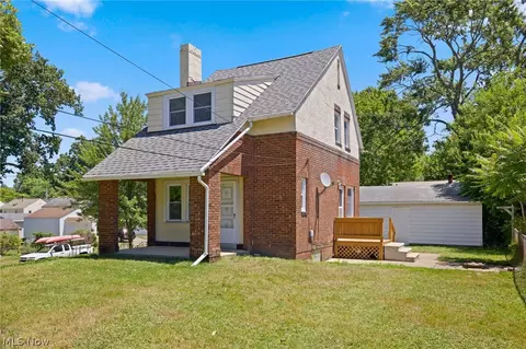 313 Sumatra, Akron, OH 44305