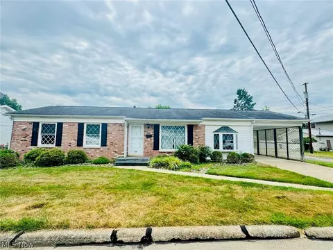 120 National Ln, Williamstown, WV 26187
