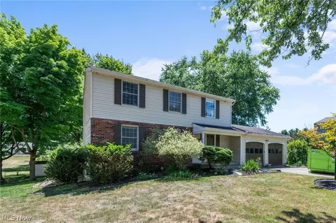 222 Glenwell Cir, Medina, OH 44256