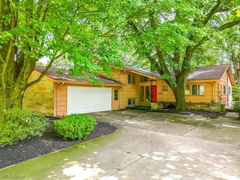 123 Overlook Dr, Kent, OH 44240