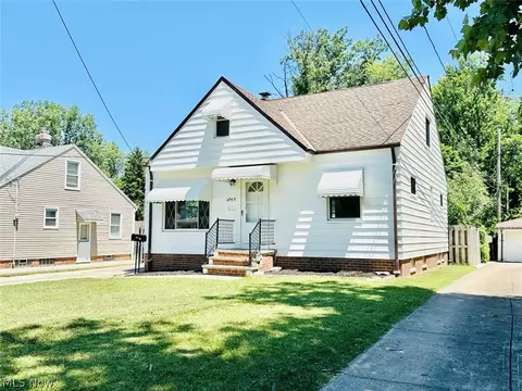 4949 Henry St, Garfield Heights, OH 44125