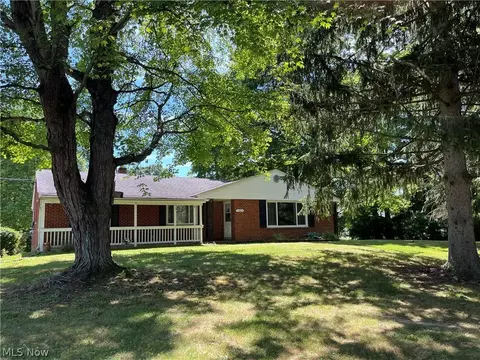 13604 Alexander Rd, Valley View, OH 44125