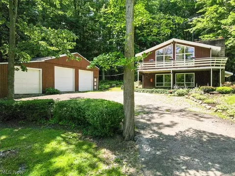 711 State Line Rd, Conneaut, OH 44030