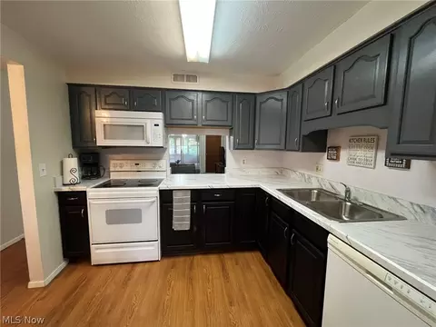 8945 W Ridge Rd, Elyria, OH 44035 photo 5