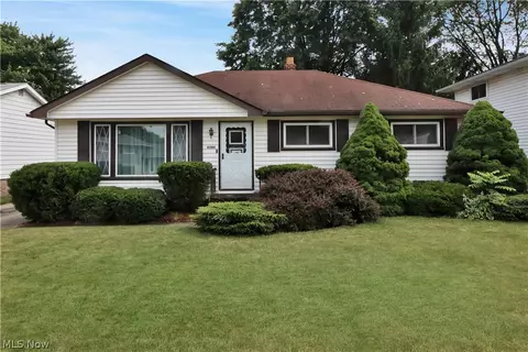 6580 Monterey Dr, Mayfield Heights, OH 44124