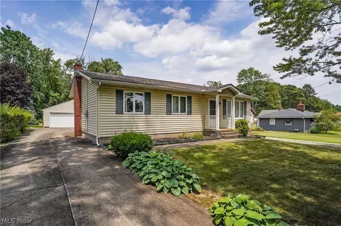 2279 Savoy Ave, Akron, OH 44305