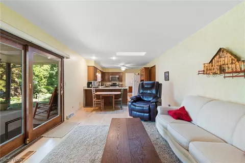 108 Clement Ave, Akron, OH 44319 photo 8