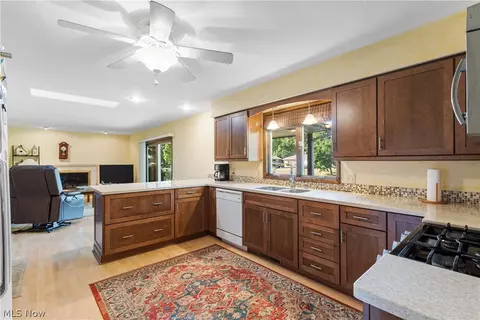 108 Clement Ave, Akron, OH 44319 photo 9