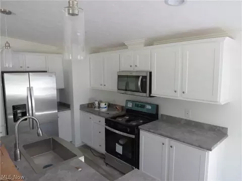 2659 Eagle Point Dr, Madison, OH 44057 photo 3