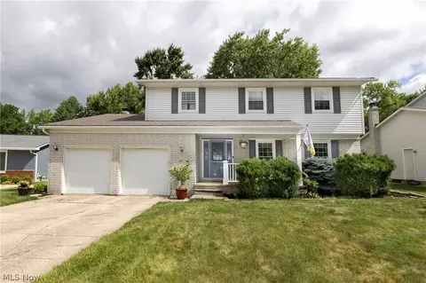16294 Essex Dr, Strongsville, OH 44136