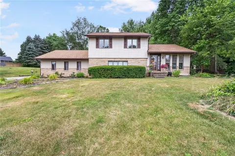 1130 Penny St SE, North Canton, OH 44720