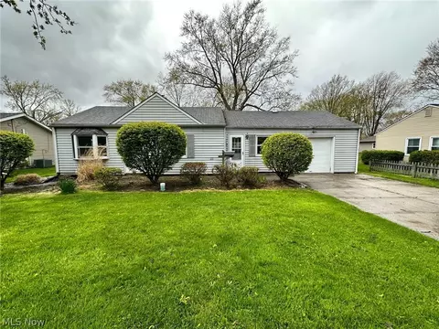 4866 Wake Robin Rd, Mentor, OH 44060