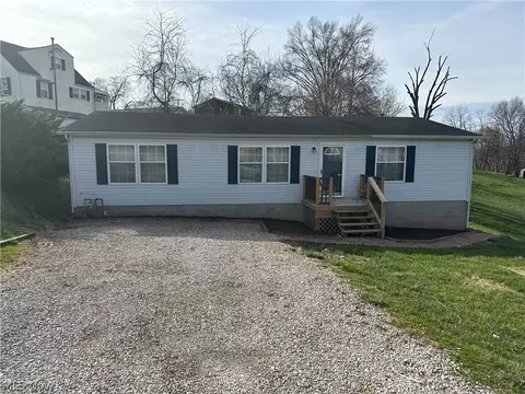 1405 Minner St, Parkersburg, WV 26101
