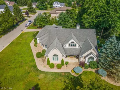 7140 Saint Ursula Dr, Canfield, OH 44406