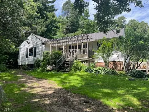 9403 Euclid Chardon Rd, Kirtland, OH 44094