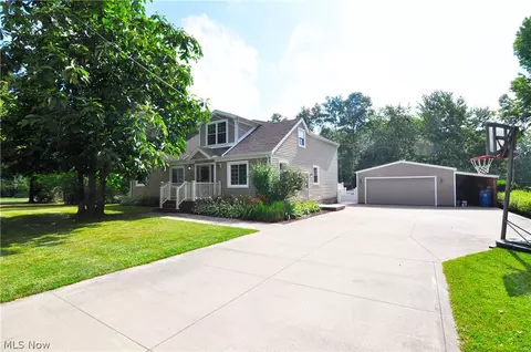 4723 S Hametown Rd, Norton, OH 44203