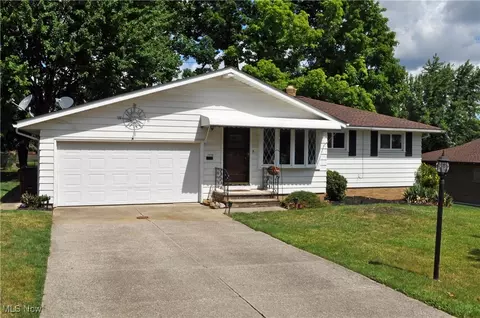 7370 Meadow Ln, Parma, OH 44134