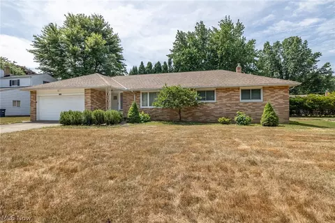 4944 Delevan Dr, Lyndhurst, OH 44124