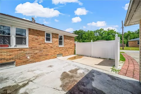 528 Nancy Dr, Berea, OH 44017 photo 28
