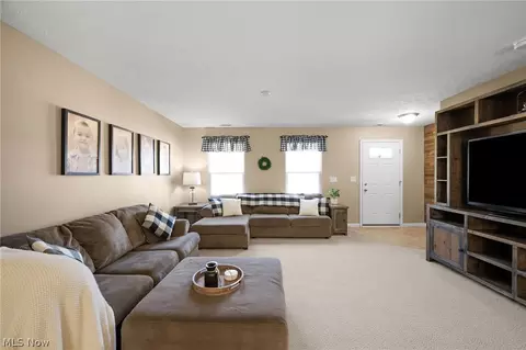 390 Celia Ln, Madison, OH 44057 photo 7