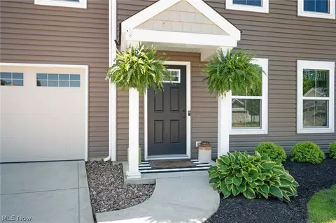 390 Celia Ln, Madison, OH 44057 photo 2