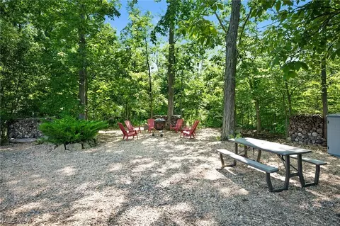 390 Celia Ln, Madison, OH 44057 photo 3