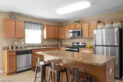 390 Celia Ln, Madison, OH 44057 photo 11