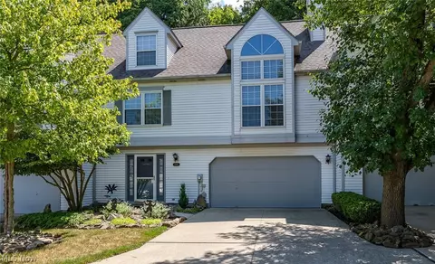 4905 Quarry Ln, Richmond Heights, OH 44143