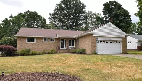 733 Radford Dr, Richmond Heights, OH 44143