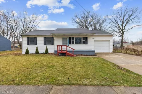 4248 Laurel Rd, Lorain, OH 44055