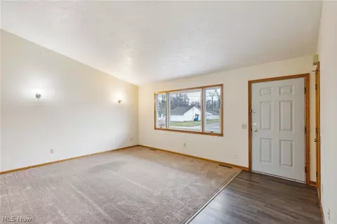4248 Laurel Rd, Lorain, OH 44055 photo 4