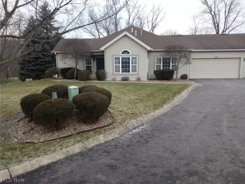 304 Wilcox Rd, Youngstown, OH 44515