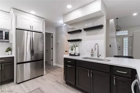 Kitchen - 1707 Arbor St, Wickliffe, OH 44092 photo 6 of 13
