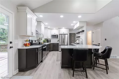 Kitchen - 1707 Arbor St, Wickliffe, OH 44092 photo 3 of 13