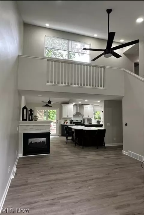 Entry Way - 1707 Arbor St, Wickliffe, OH 44092 photo 3 of 5