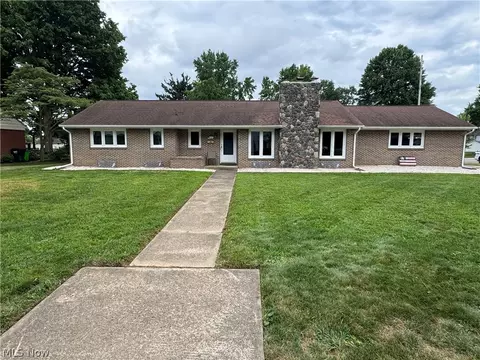 404 E 12th St, Dover, OH 44622 photo 1