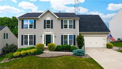 1223 Tinkers Green Dr, Streetsboro, OH 44241