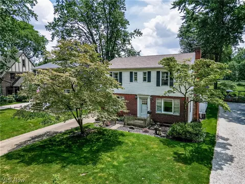 2034 Braewick Dr, Akron, OH 44313