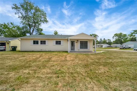 6095 Randolph Rd, Bedford Heights, OH 44146