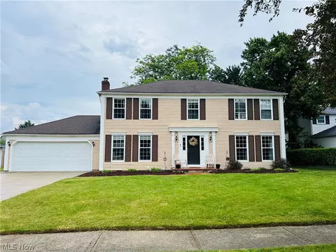 16961 Antler Ln, Strongsville, OH 44136