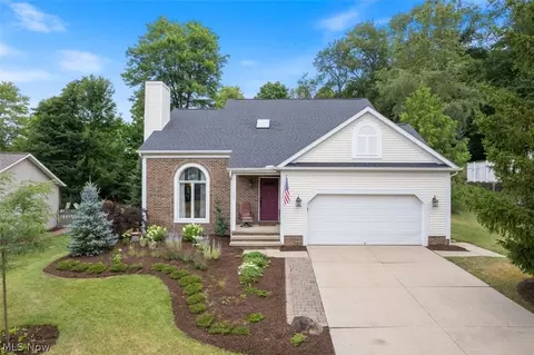 2267 Sandalwood Dr, Twinsburg, OH 44087