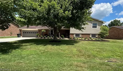 210 Lindsey Ave, Marietta, OH 45750