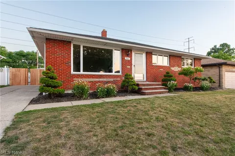 9567 Idlewood Dr, Cleveland, OH 44144