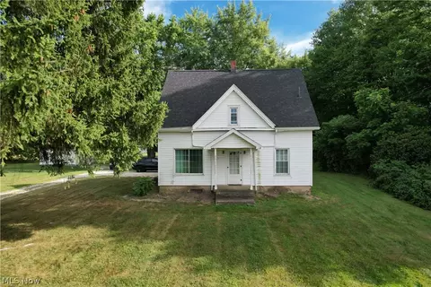 13626 Cenfield St NE, Alliance, OH 44601