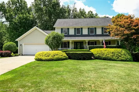 8893 Starlight Dr, Macedonia, OH 44056